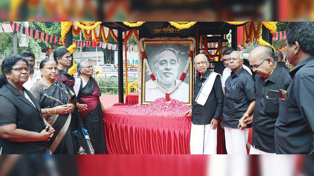 பேரறிஞர் அண்ணாவின் 118 ஆம் ஆண்டு பிறந்த நாள் வாழ்த்துச் செய்தி! அண்ணா வெறும் படம் அல்ல; என்றும் நமக்குப் பாடம்!
