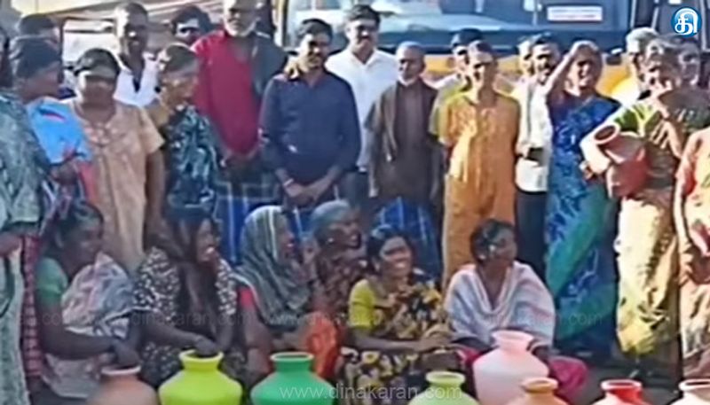 சத்தியமங்கலம் அருகே குடிநீர் கேட்டு பெண்கள் சாலை மறியல்