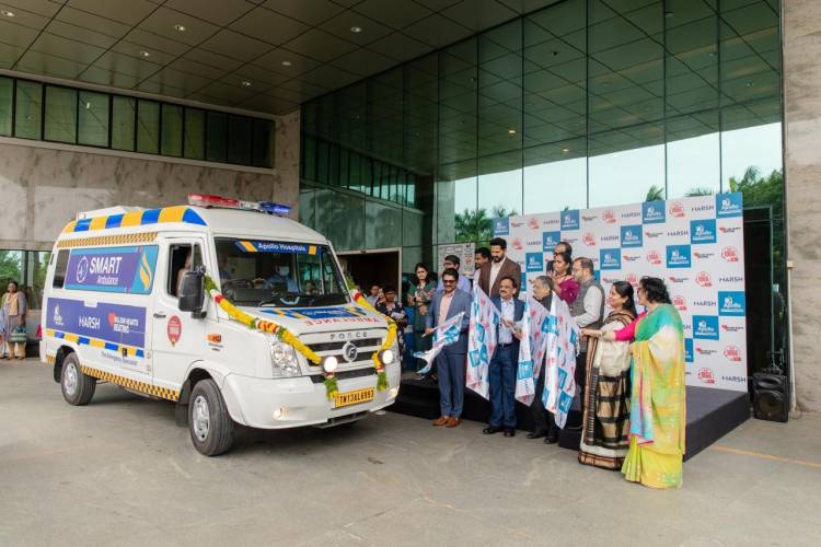 வானகரம் அப்போலோ ஸ்பெஷாலிட்டி மருத்துவமனையில் இரண்டு ஸ்மார்ட் ஆம்புலன்ஸ்கள் அறிமுகம்