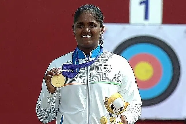 கும்கும் மோஹோத்: ஆசிய விளையாட்டுப் போட்டிகளில் தங்கப் பதக்கம்