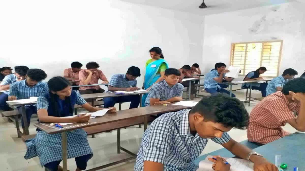 10, 12ஆம் வகுப்பு பொதுத் தேர்வு அட்டவணை வெளியீடு
