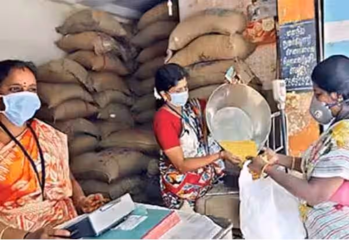 2 மாதங்களுக்கான அரிசி, பருப்பு முன்கூட்டியே வழங்க முடிவு