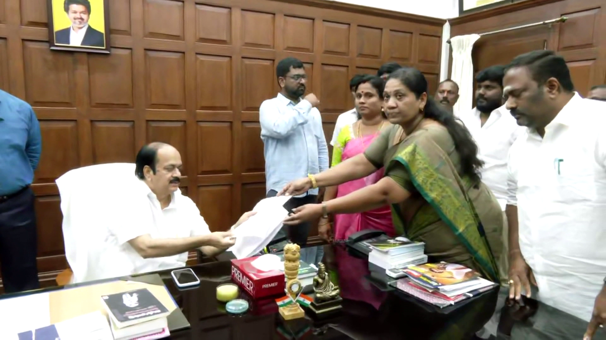 தமிழ்நாட்டில் மேலும் 3 தொகுதிகள் காலியானதாக அறிவிப்பு..!