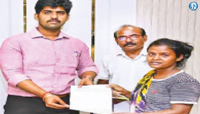 நரிக்குறவர்களுக்கு அடையாள அட்டை: திருவள்ளூர் கலெக்டர் வழங்கினார்
