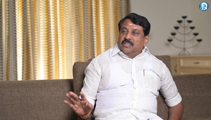சென்னை: அமோனியா வாயு கசிவால் பலியானோர் குடும்பத்தினரை சந்திக்காத விஜய்யின் ஆணவம், அலட்சியம் அதிர்ச்சியளிக்கிறது என்று நயினார் ந