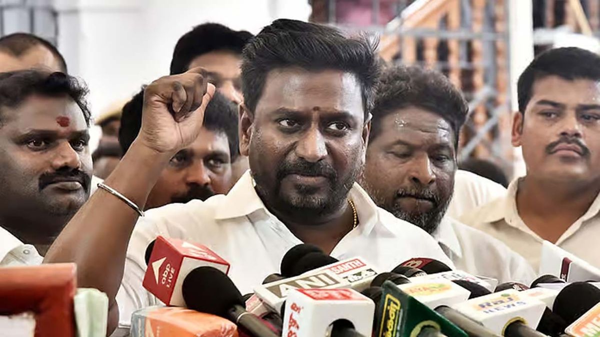 மாணவர்களின் அடையாள அட்டையில் சாதி பெயரா?