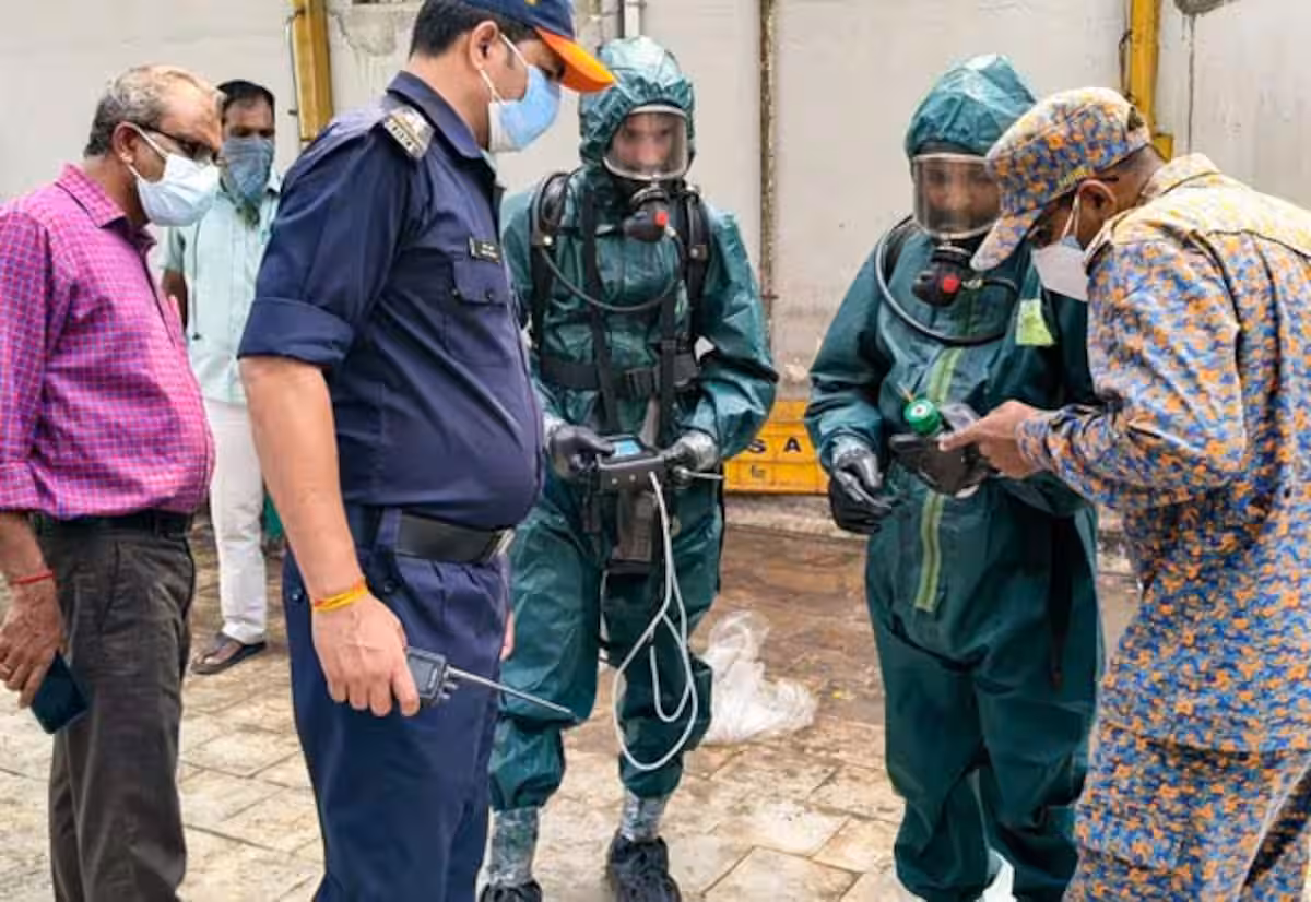 அமோனியா வாயு கசிவால் பலி 16 ஆக உயர்வு; ஆலைக்கு சீல் வைக்க முடிவு