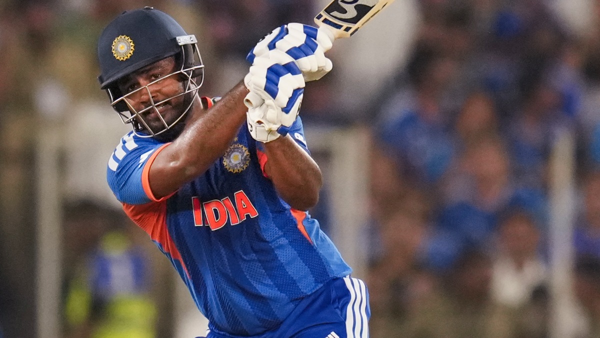 IND vs ENG: சஞ்சு சாம்சனை நோக்கி ஏன் எப்போதும் துப்பாக்கியை நீட்டுகிறீர்கள்.. சபா கரீம் கேள்வி