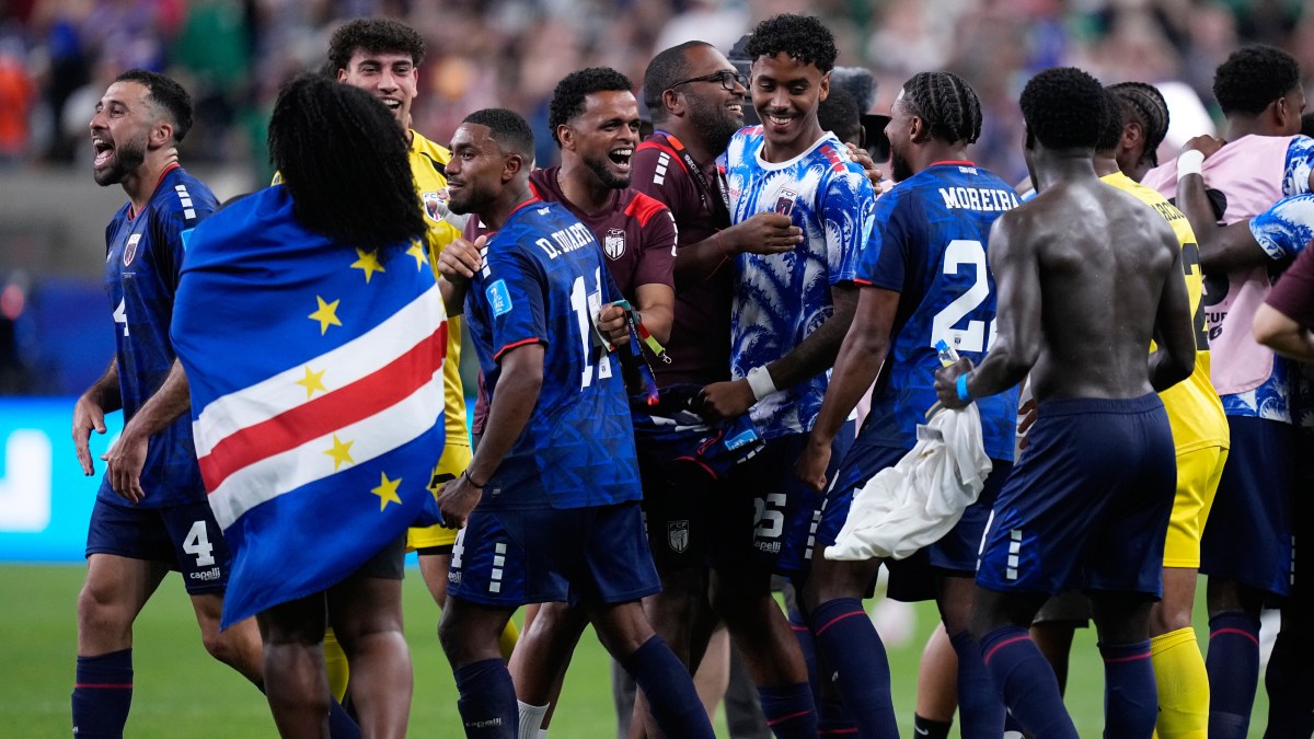 FIFA WC: திருச்சியை விட மக்கள் தொகை கம்மி.. குட்டி நாடான கேப் வெர்டே கால்பந்து உலககோப்பையில் சாதித்தது எப்படி?