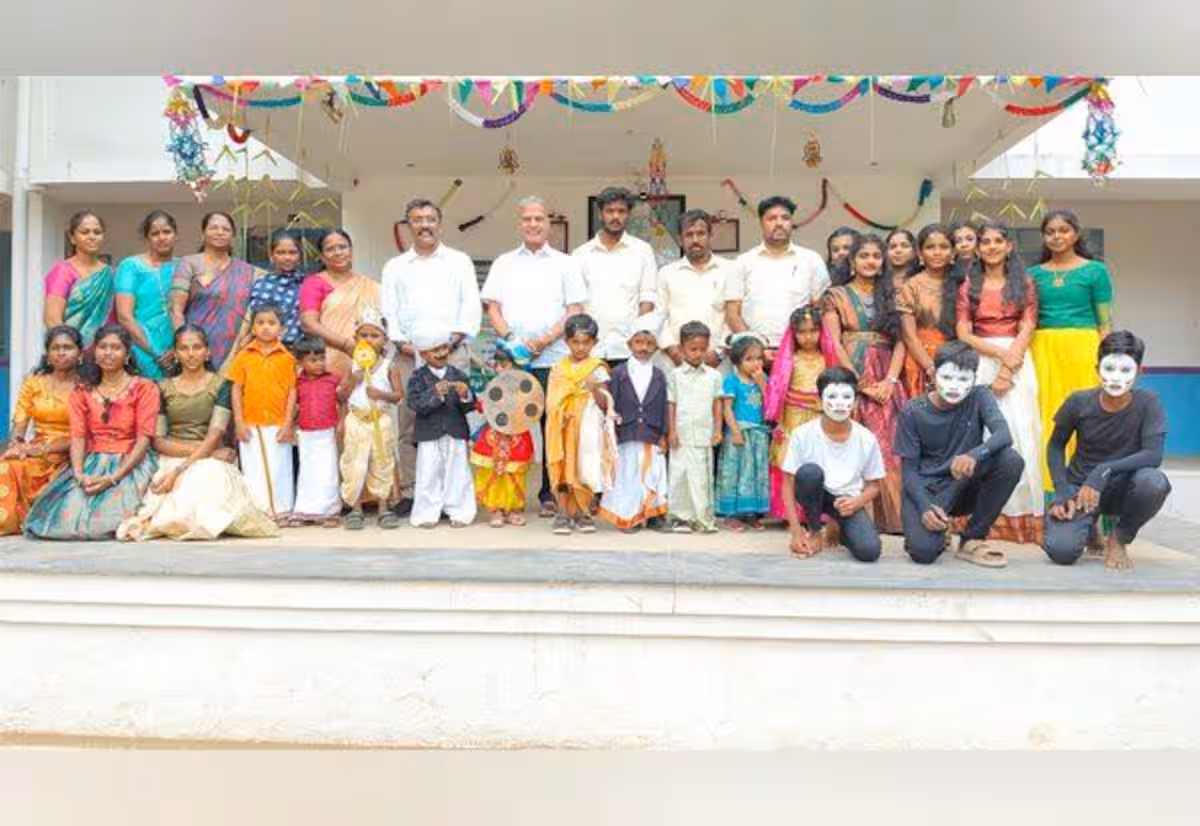பள்ளியில் தமிழ் கண்காட்சி: கலைநிகழ்ச்சிகள் அசத்தல்