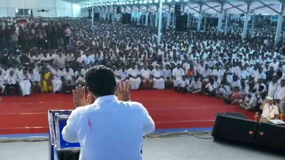 'ஆடி காற்றில் பறக்கும் பட்டம் அல்ல வீ தி லீடர்ஸ்'