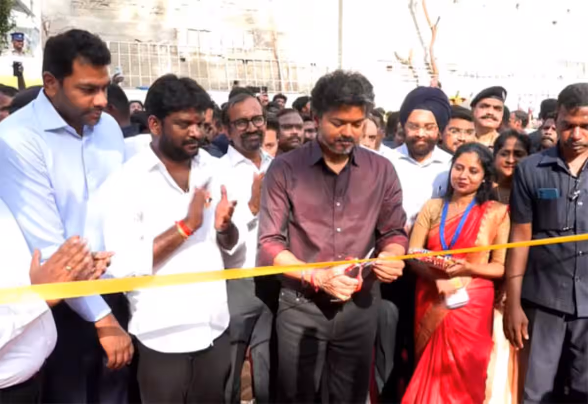 பெரம்பூர் தொகுதி எம்எல்ஏ அலுவலகத்தை திறந்து வைத்தார் முதல்வர் விஜய்