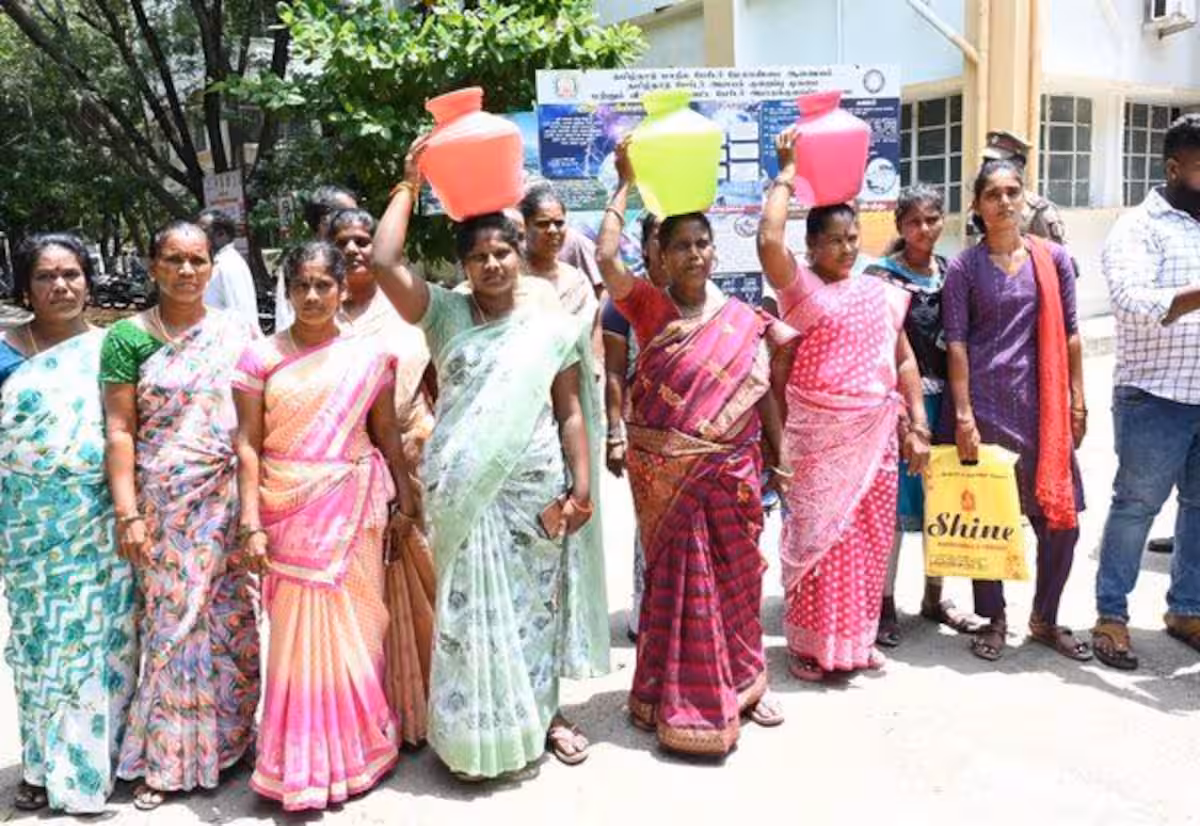 குடிநீர் வசதி கேட்டு காலி குடங்களுடன் கலெக்டர் அலுவலகத்தில் போராட்டம்
