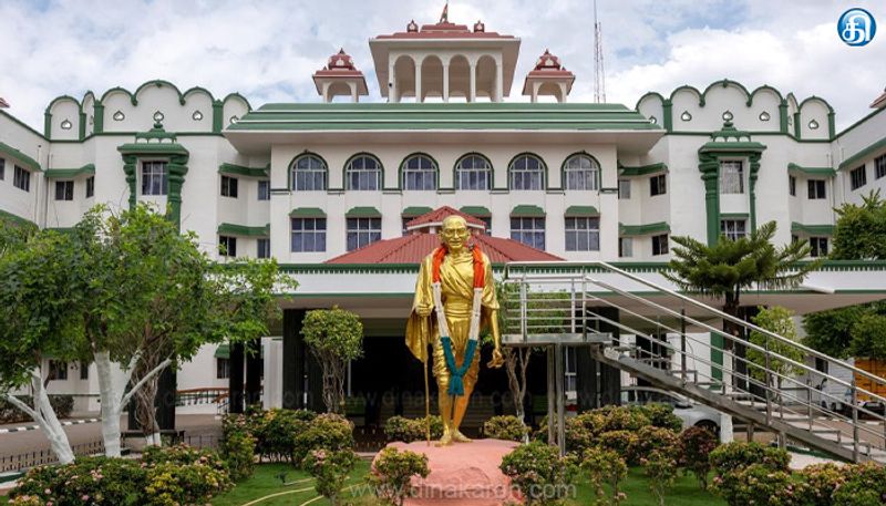 கோயில் திருவிழாக்களில் நடக்கும் ஆடல், பாடல் நிகழ்ச்சிக் கலைஞர்களுக்கு ஆடைக் கட்டுப்பாடுகள் விதிப்பு