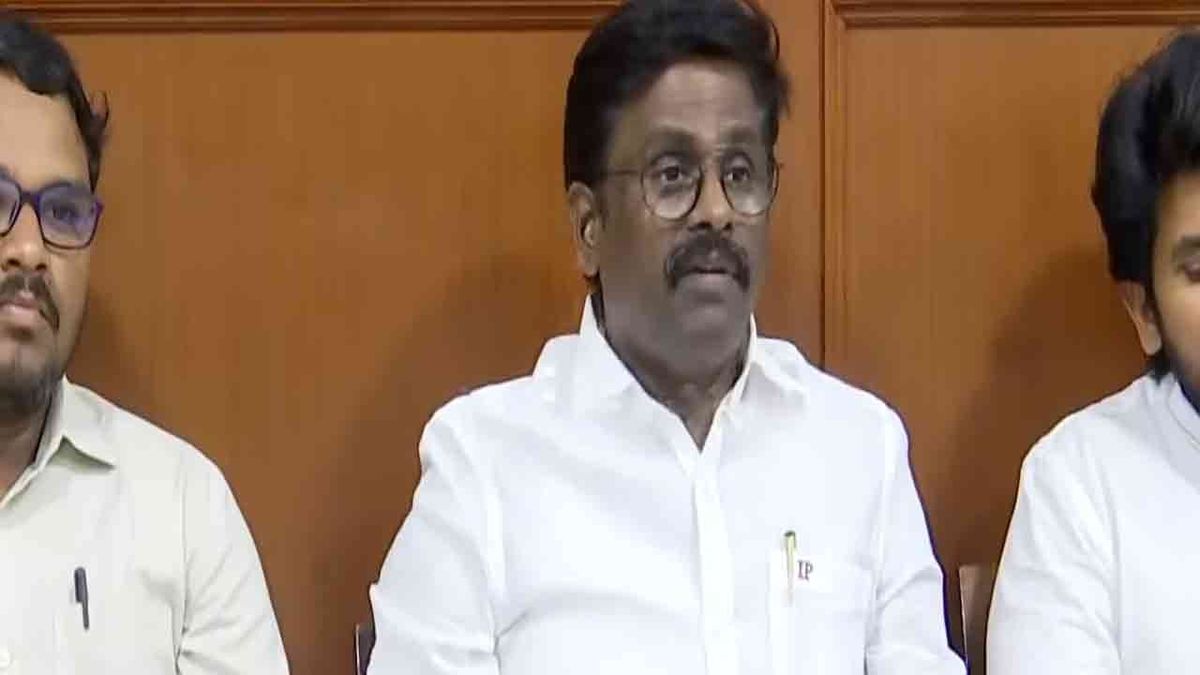 “பிரச்சனையைக் கண்டு முதல்வர் விஜய் ஓடுகிறார்”