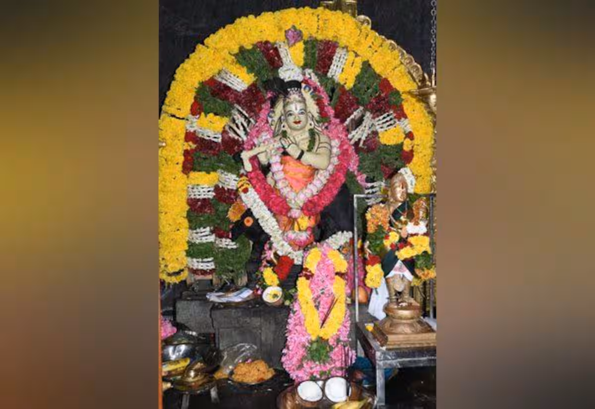 கண்ணன் குழலோசை... களைகட்டிய கோவில்கள்
