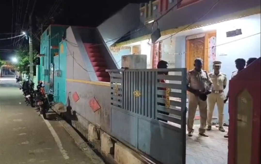 காதல் திருமணம் செய்துக் கொண்ட தம்பதிக்கு அரிவாள் வெட்டு..