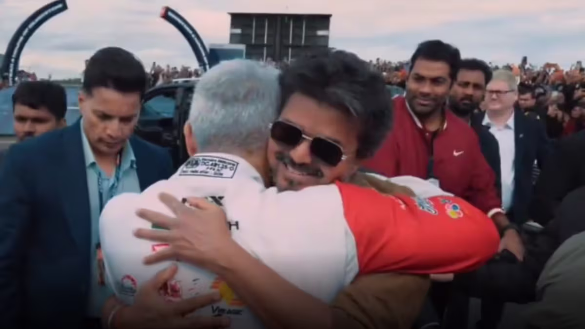 ஆரத்தழுவிய அஜித், விஜய்