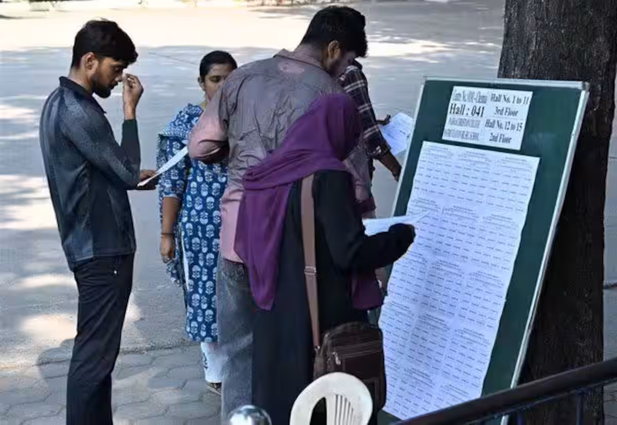 குரூப் 1 தேர்வில் 25% பேர் ஆப்சென்ட்; சற்று கடினமாக இருந்ததாக தேர்வர்கள் தகவல்