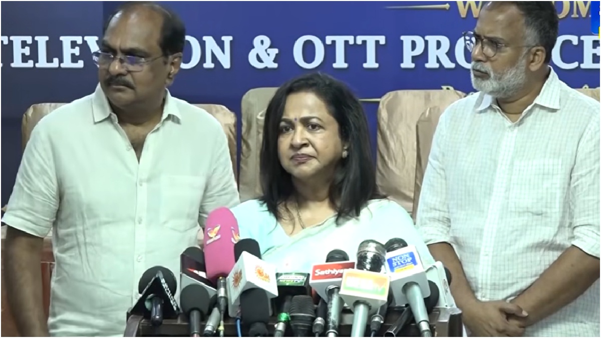 தட்டி கேட்க ஆளில்லை என்ற தைரியம்.. இன்ஃப்ளூயன்ஸர்கள் & சினிமா ரிவ்யூவர்களை விளாசிய ராதிகா சரத்குமார்