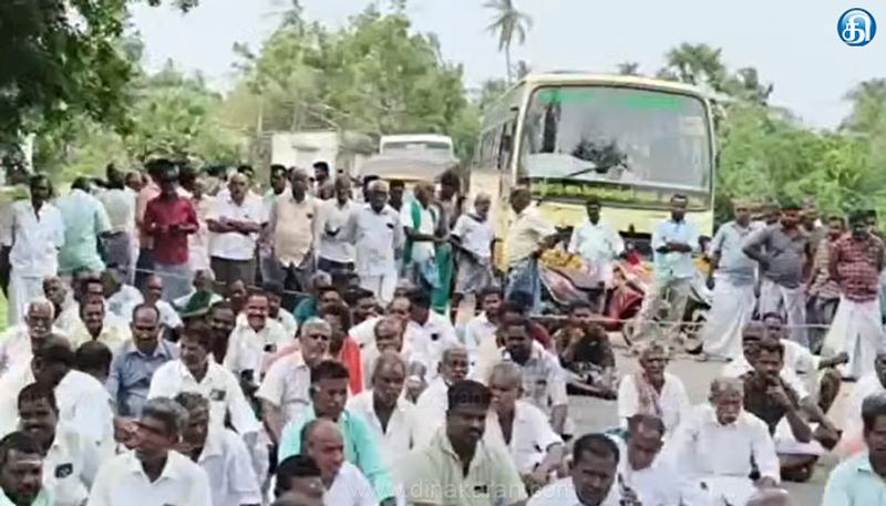 முத்துப்பேட்டை அருகே காவேரி கடைமடை பகுதி பாசனத்திற்கு தண்ணீர் திறக்கக்கோரி விவசாயிகள் சாலை மறியல்!